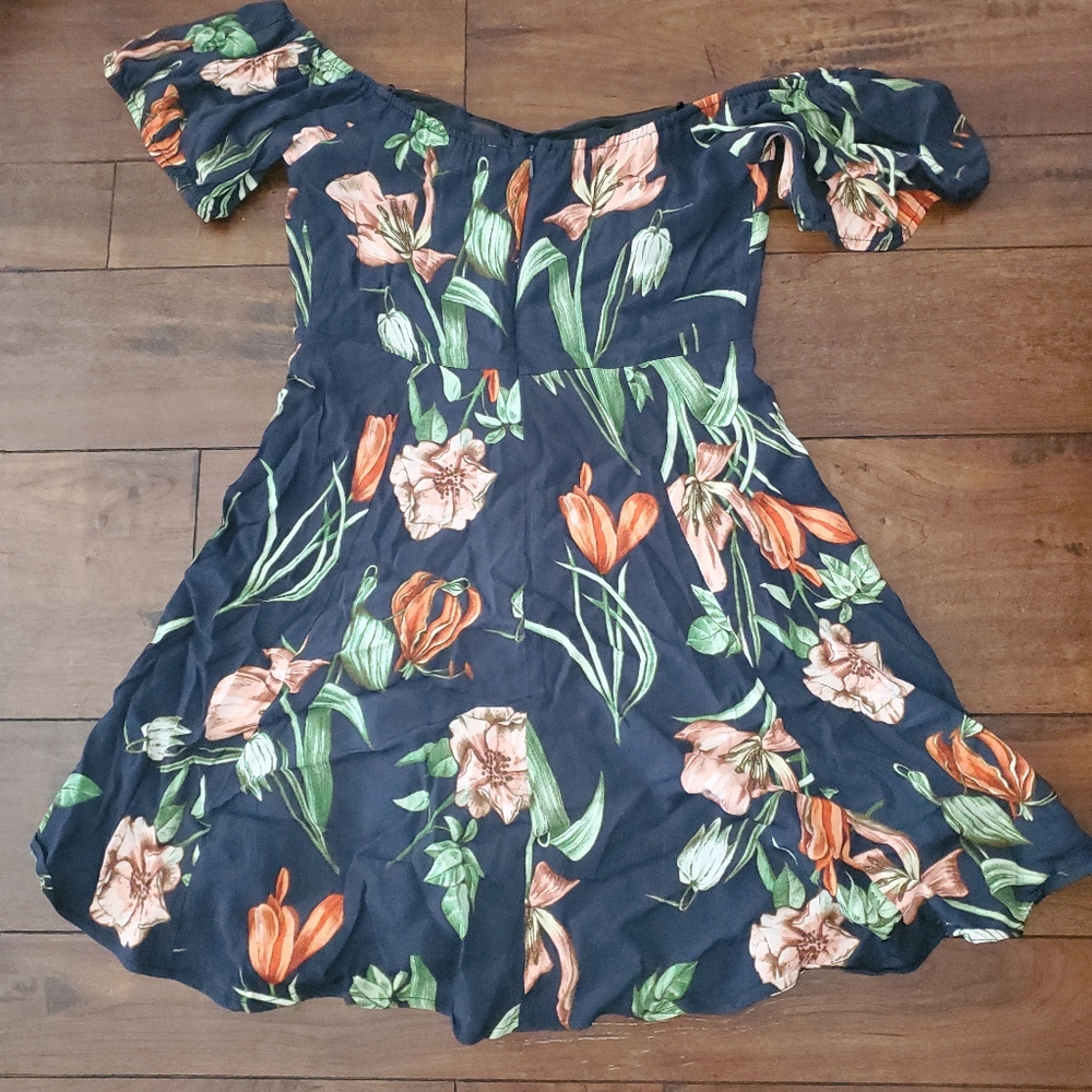Astr The Label Floral Off-Shoulder Mini Dress Medium Navy Blue - Picture 5 of 10